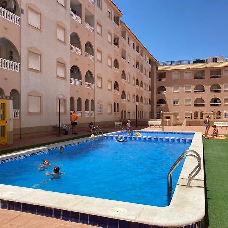 Amazing 2-Bedrooms Apartment With Pool Torrevieja Center Bagian luar foto