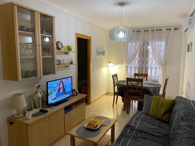 Amazing 2-Bedrooms Apartment With Pool Torrevieja Center Bagian luar foto